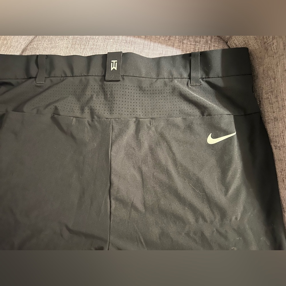Nike golf Tiger Woods performance
New without tag 34x30 - Picture 5 of 7